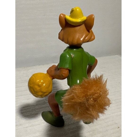 Vintage Disney Robin Hood Fox Figurine With Green Outfit & Yellow Hat - Picture 4 of 7